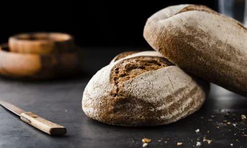Chleb na zakwasie czy chleb na drożdżach - jak upiec, który lepszy?