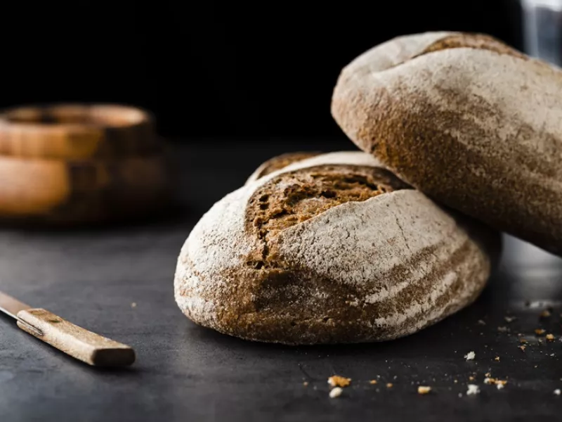 Chleb na zakwasie czy chleb na drożdżach - jak upiec, który lepszy?